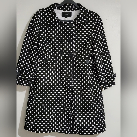 Black and White 3/4 Sleeve Blazer - Picture 1 of 13